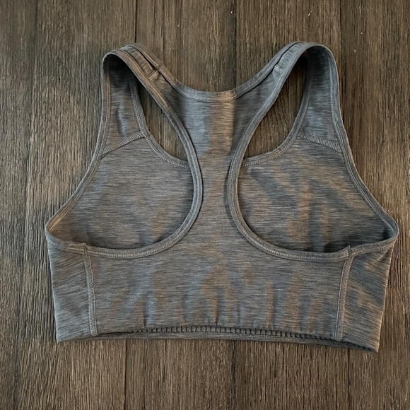 Nike Swoosh 2.0 Sports Bra. NWOT Gray Women’s Size Medium. - Picture 3 of 5